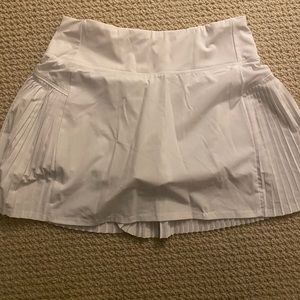 Athleta white tennis skirt